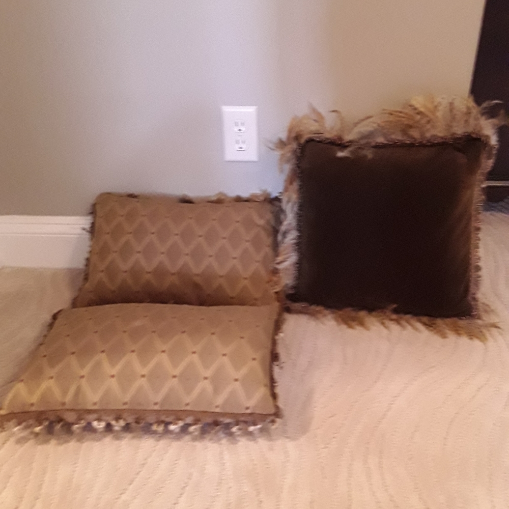 Accent pillows